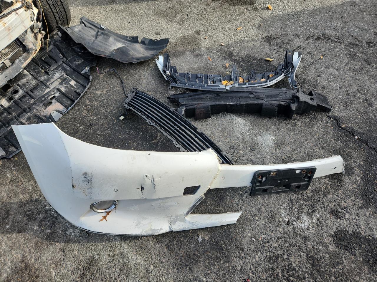 2013 Lexus Es 350 VIN: JTHBK1GG0D2068495 Lot: 90817535