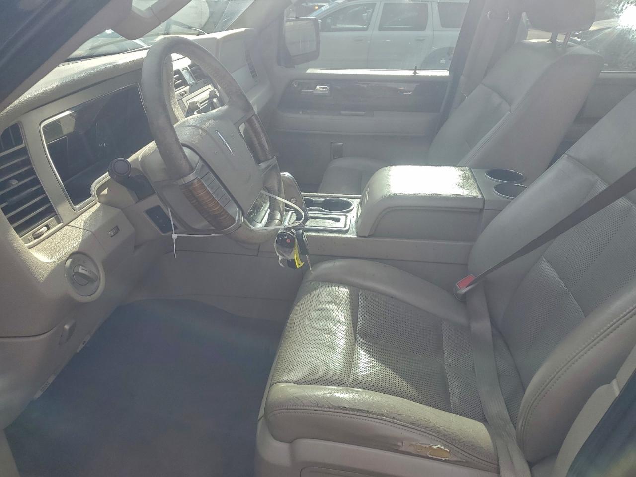 2010 Lincoln Navigator L VIN: 5LMJJ3J56AEJ04406 Lot: 93597745