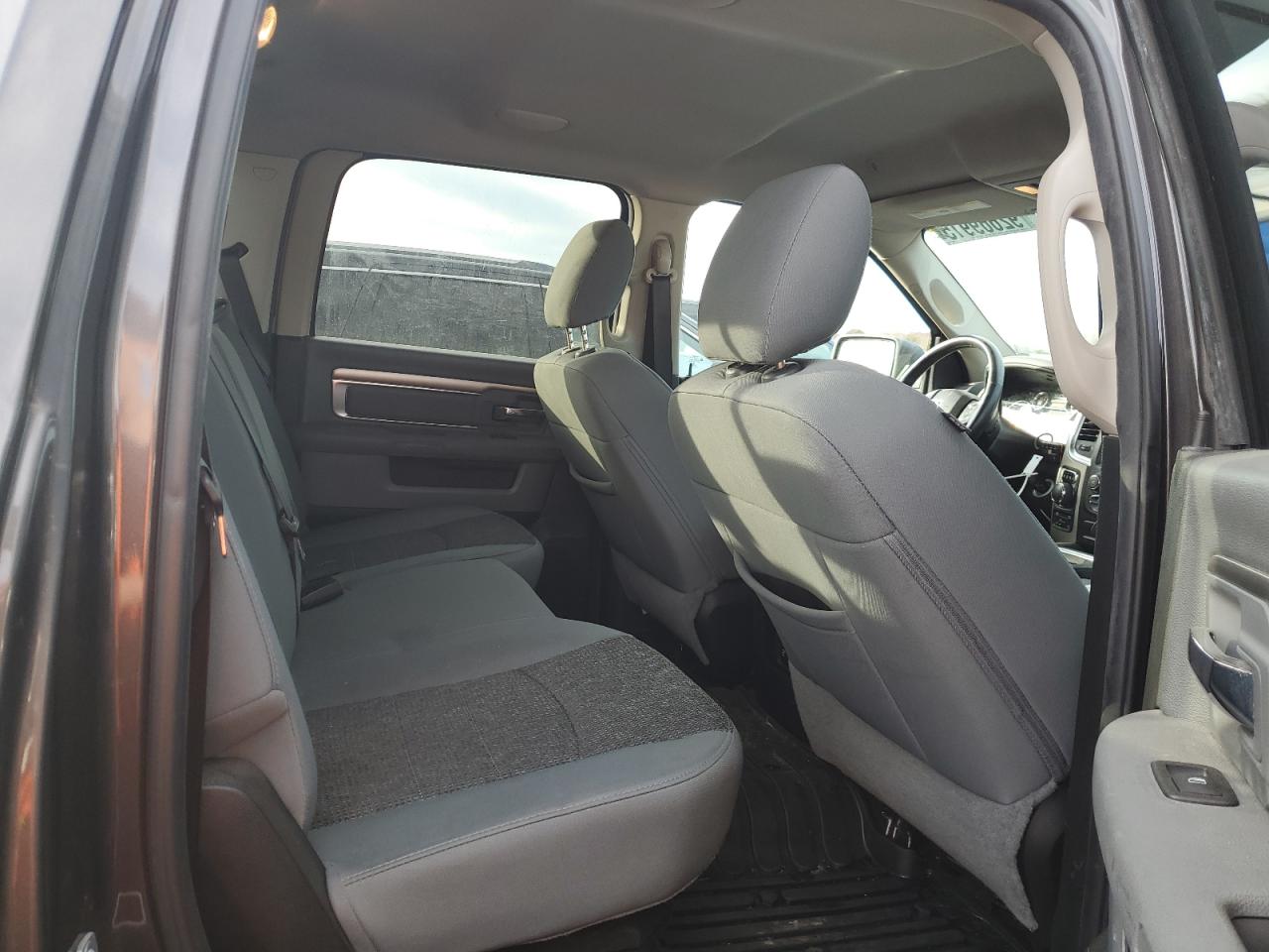 2018 Ram 1500 Slt VIN: 3C6RR7LG8JG251156 Lot: 92669915