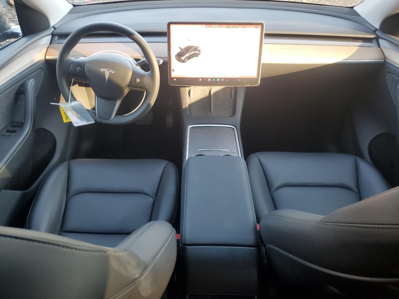 2024 Tesla Model Y VIN: 7SAYGDEE1RA218828 Lot: 90925445