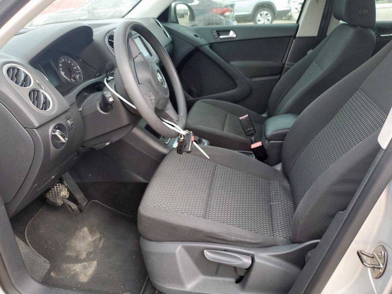 2011 Volkswagen Tiguan S VIN: WVGBV7AXXBW001246 Lot: 93246825