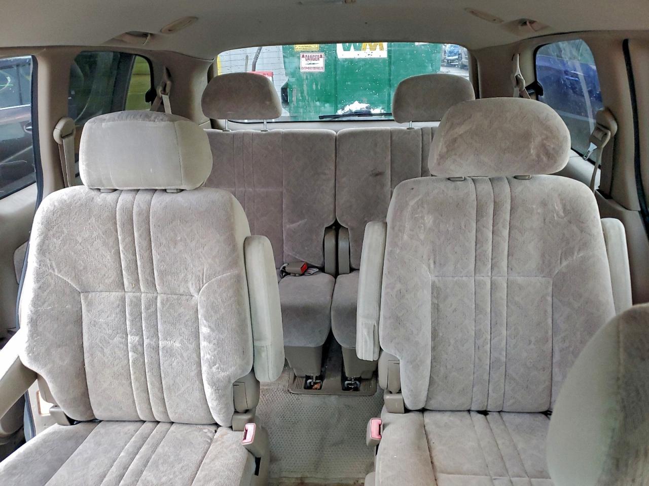 2000 Toyota Sienna Le VIN: 4T3ZF13C2YU270548 Lot: 94310665