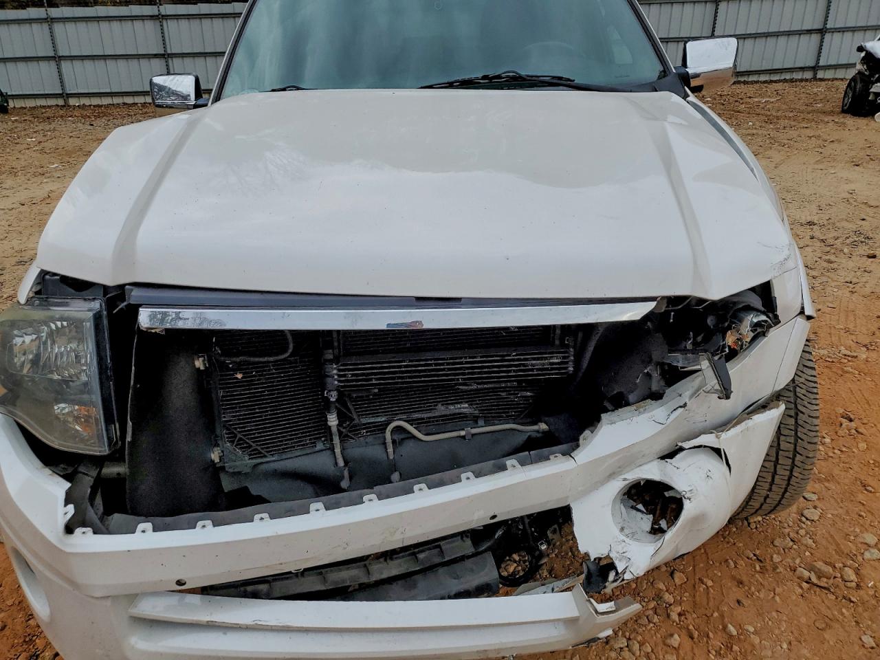 2013 Ford Expedition Limited VIN: 1FMJU2A54DEF56122 Lot: 94155625