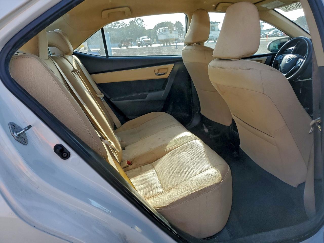 2018 Toyota Corolla L VIN: 5YFBURHE9JP814916 Lot: 94506375