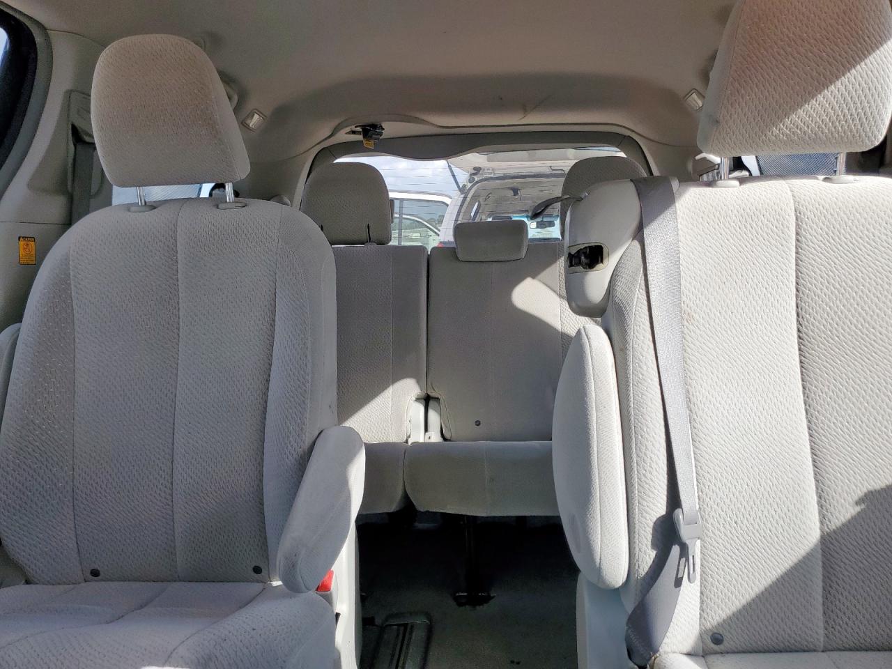 2011 Toyota Sienna Le VIN: 5TDKK3DC5BS073423 Lot: 92431855