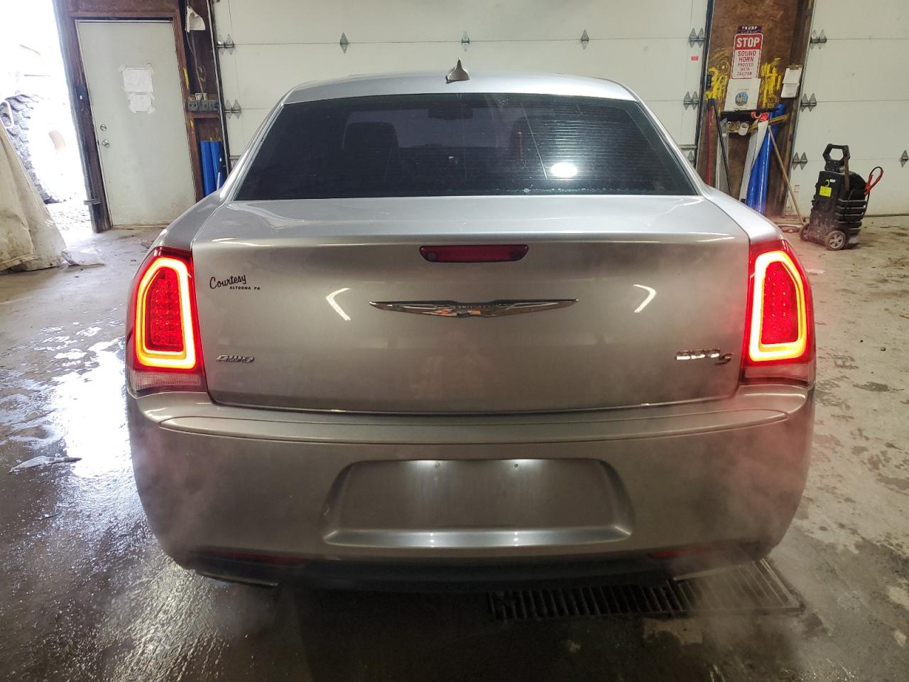 2016 Chrysler 300 S VIN: 2C3CCAGG3GH164365 Lot: 92461185