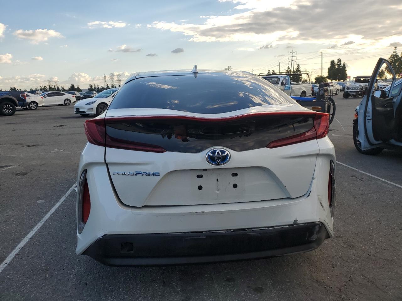2017 Toyota Prius Prime VIN: JTDKARFP6H3067260 Lot: 93350675