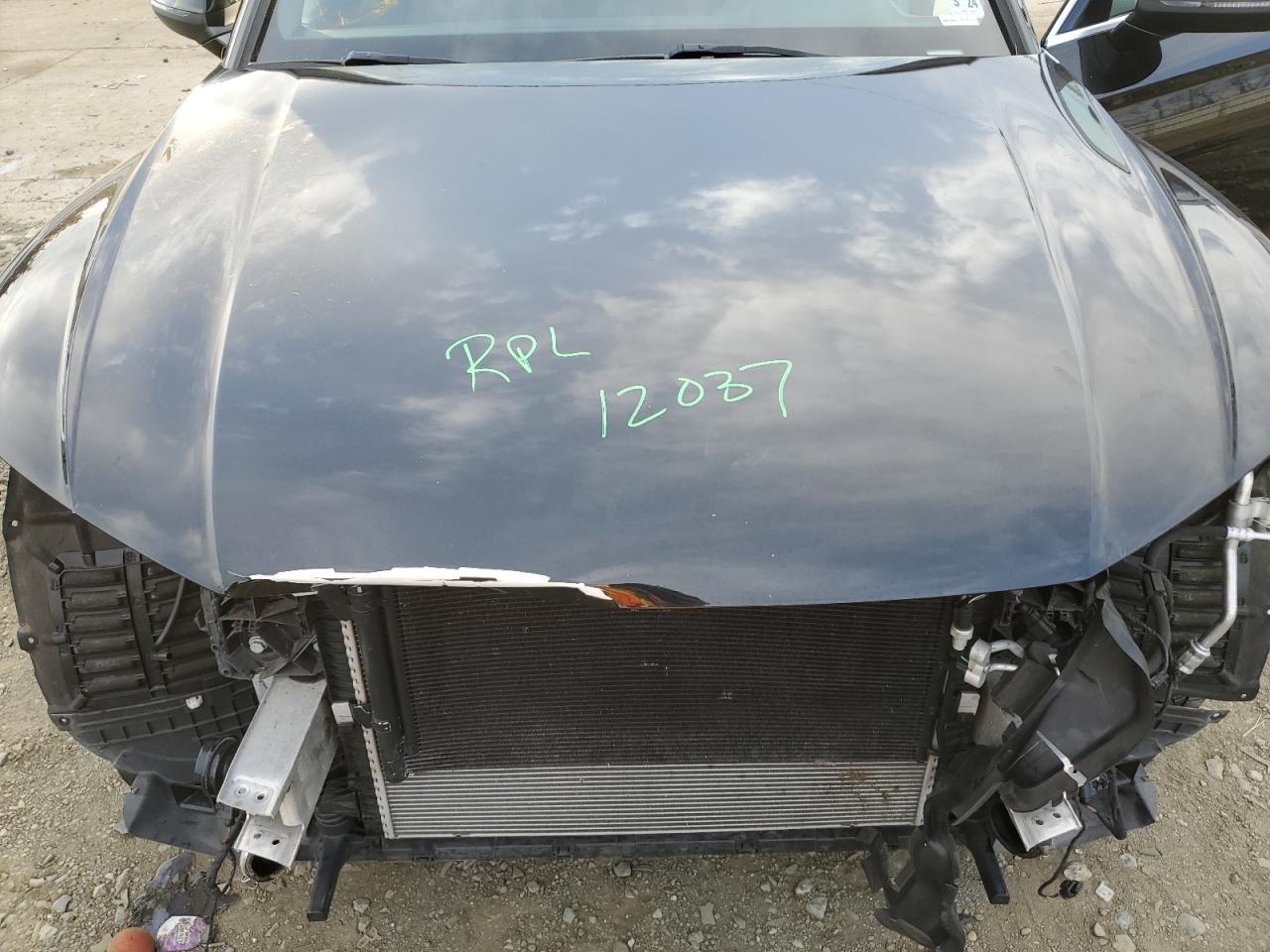 Фото: WA1BNAFY7K2033169