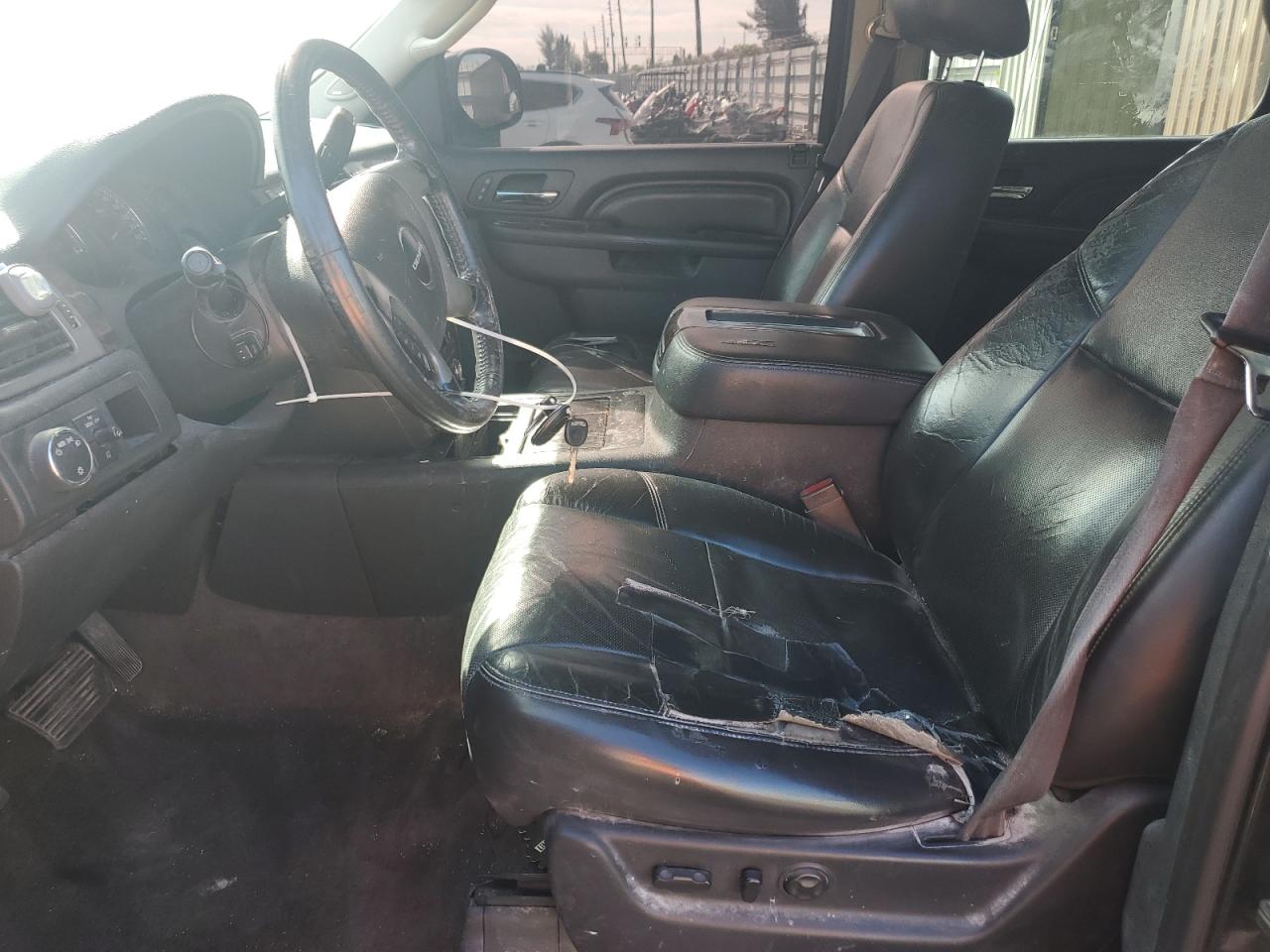 2014 GMC Yukon Denali VIN: 1GKS1EEF8ER114044 Lot: 92538025