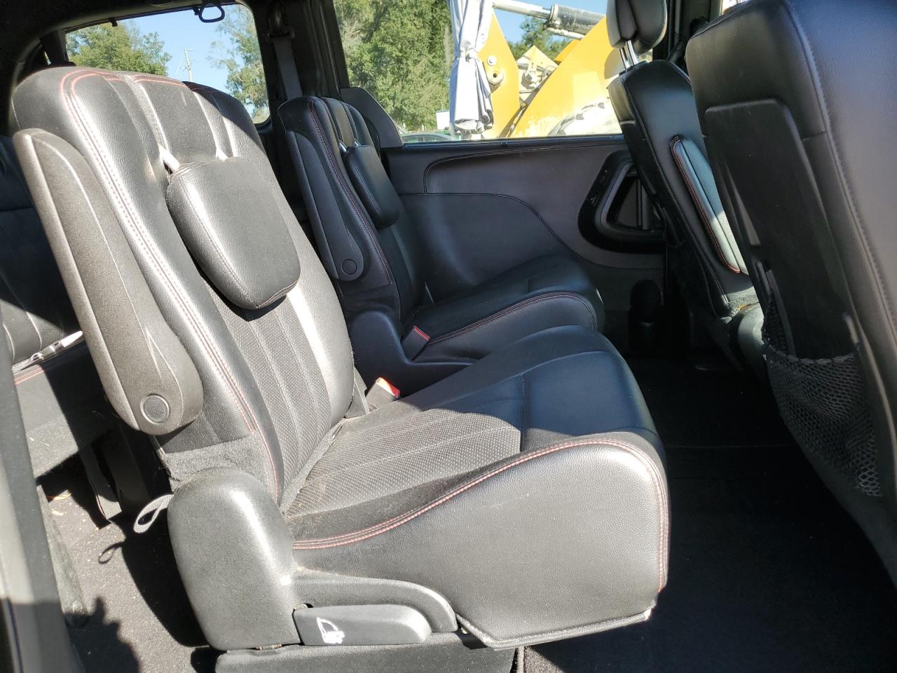 2016 Dodge Grand Caravan R/T VIN: 2C4RDGEG3GR369526 Lot: 92044325