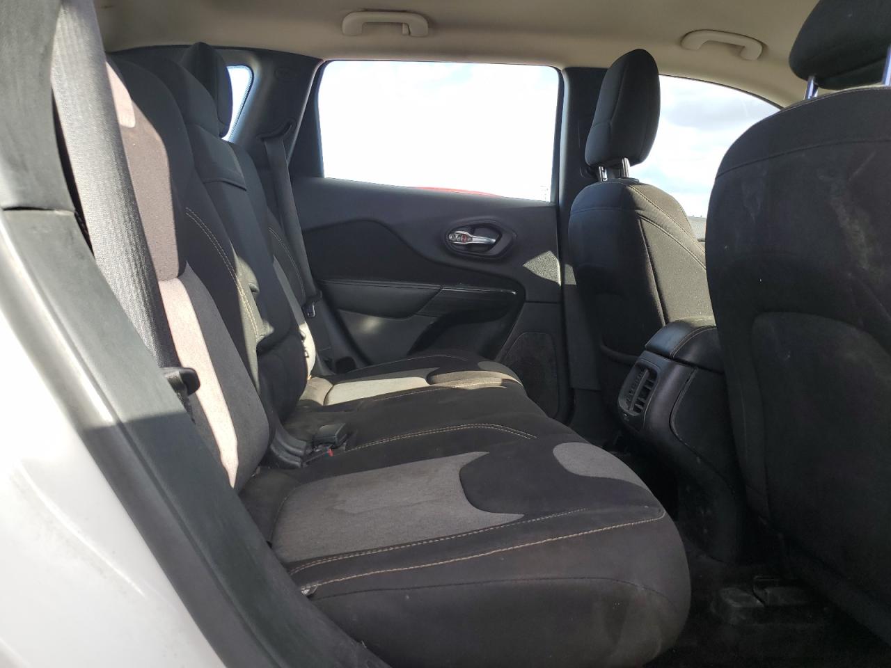 2017 Jeep Cherokee Sport VIN: 1C4PJLAB1HW561944 Lot: 90372345