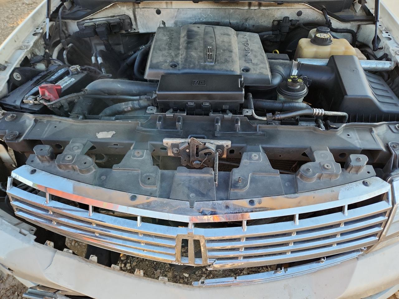 2007 Lincoln Navigator L VIN: 5LMFL27567LJ13239 Lot: 92356855