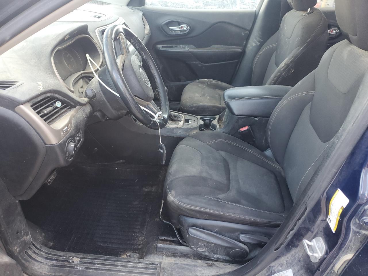 2015 Jeep Cherokee Latitude VIN: 1C4PJMCB9FW734299 Lot: 90469265