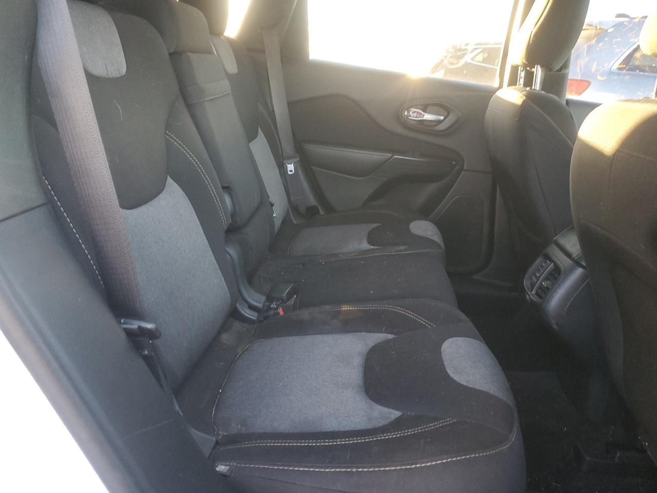 2016 Jeep Cherokee Sport VIN: 1C4PJLAB5GW222151 Lot: 90679575