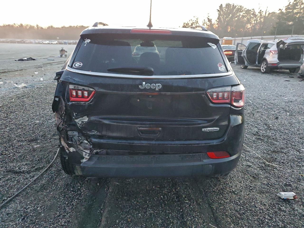 2019 Jeep Compass Latitude VIN: 3C4NJCBB3KT743163 Lot: 93739205