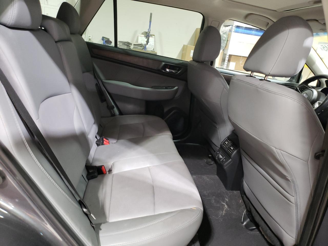 2018 Subaru Outback 2.5I Limited VIN: 4S4BSANC2J3274467 Lot: 92582745