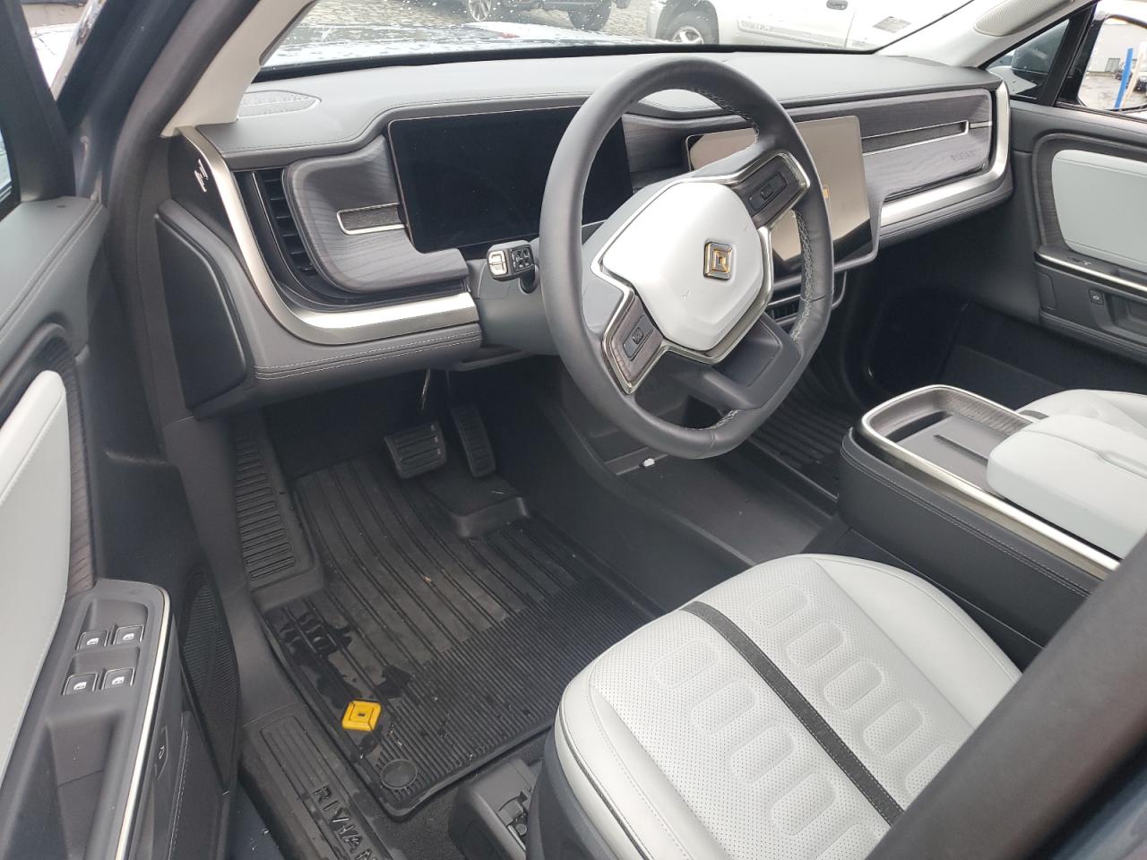 2025 Rivian R1S Adventure VIN: 7PDSGBBA0SN065418 Lot: 92445025