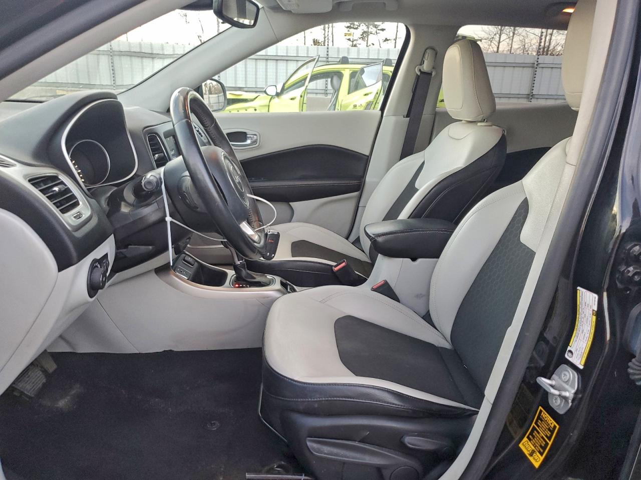 2019 Jeep Compass Latitude VIN: 3C4NJCBB3KT743163 Lot: 93739205