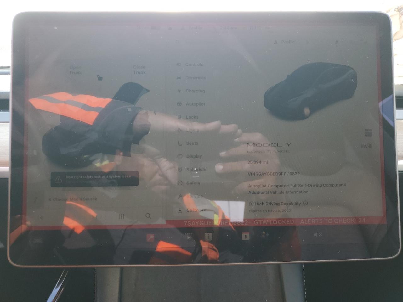 2024 Tesla Model Y VIN: 7SAYGDED9RF113822 Lot: 91005245