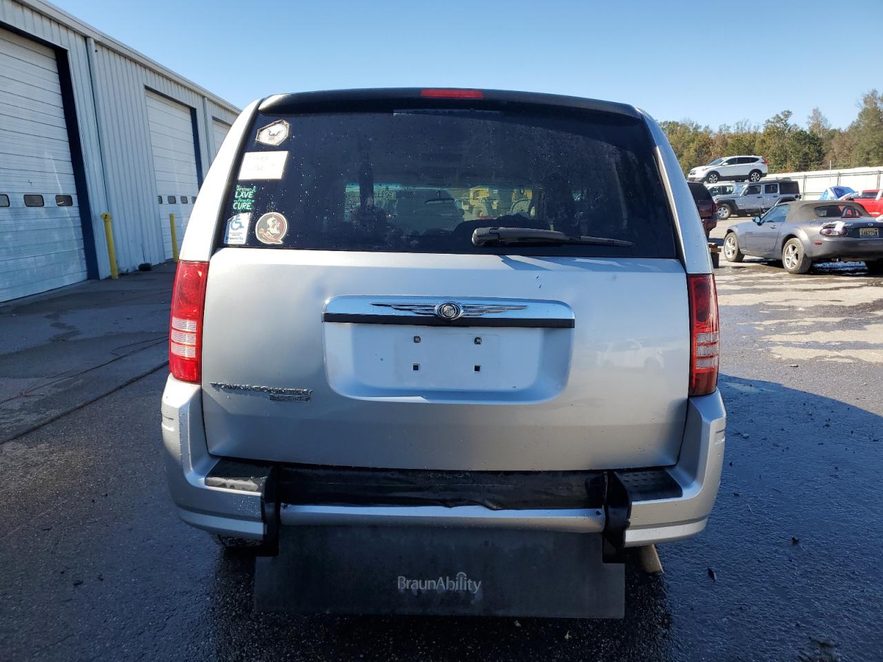 2008 Chrysler Town & Country Touring VIN: 2A8HR54P18R805691 Lot: 92117065