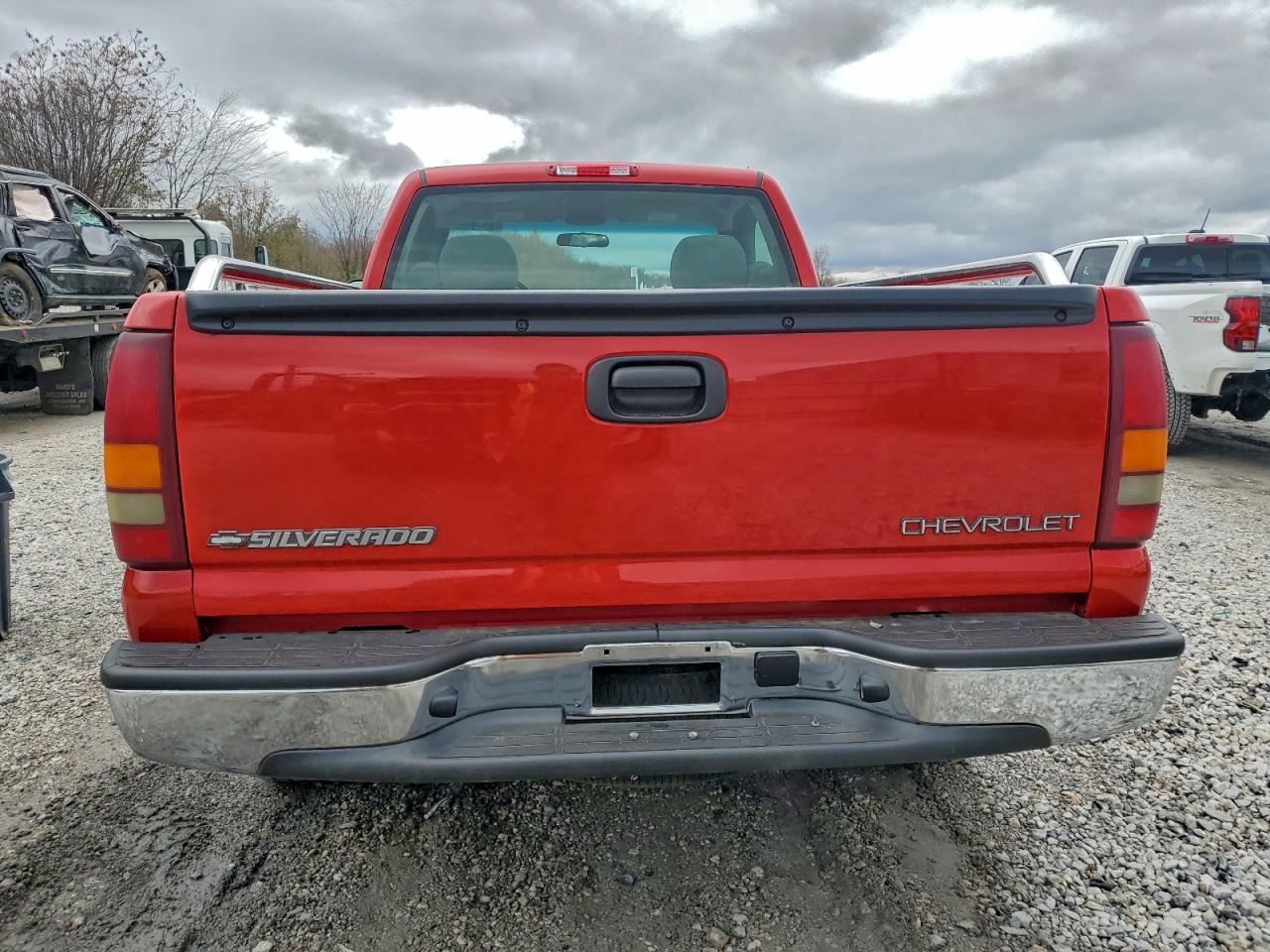 2002 Chevrolet Silverado C1500 VIN: 1GCEC14V52Z128256 Lot: 94325475