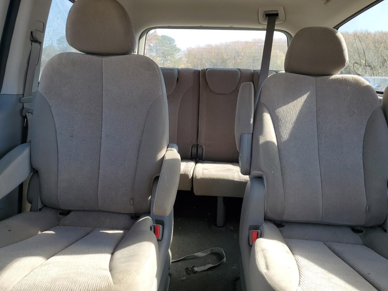 2014 Kia Sedona Lx VIN: KNDMG4C70E6561512 Lot: 92786205