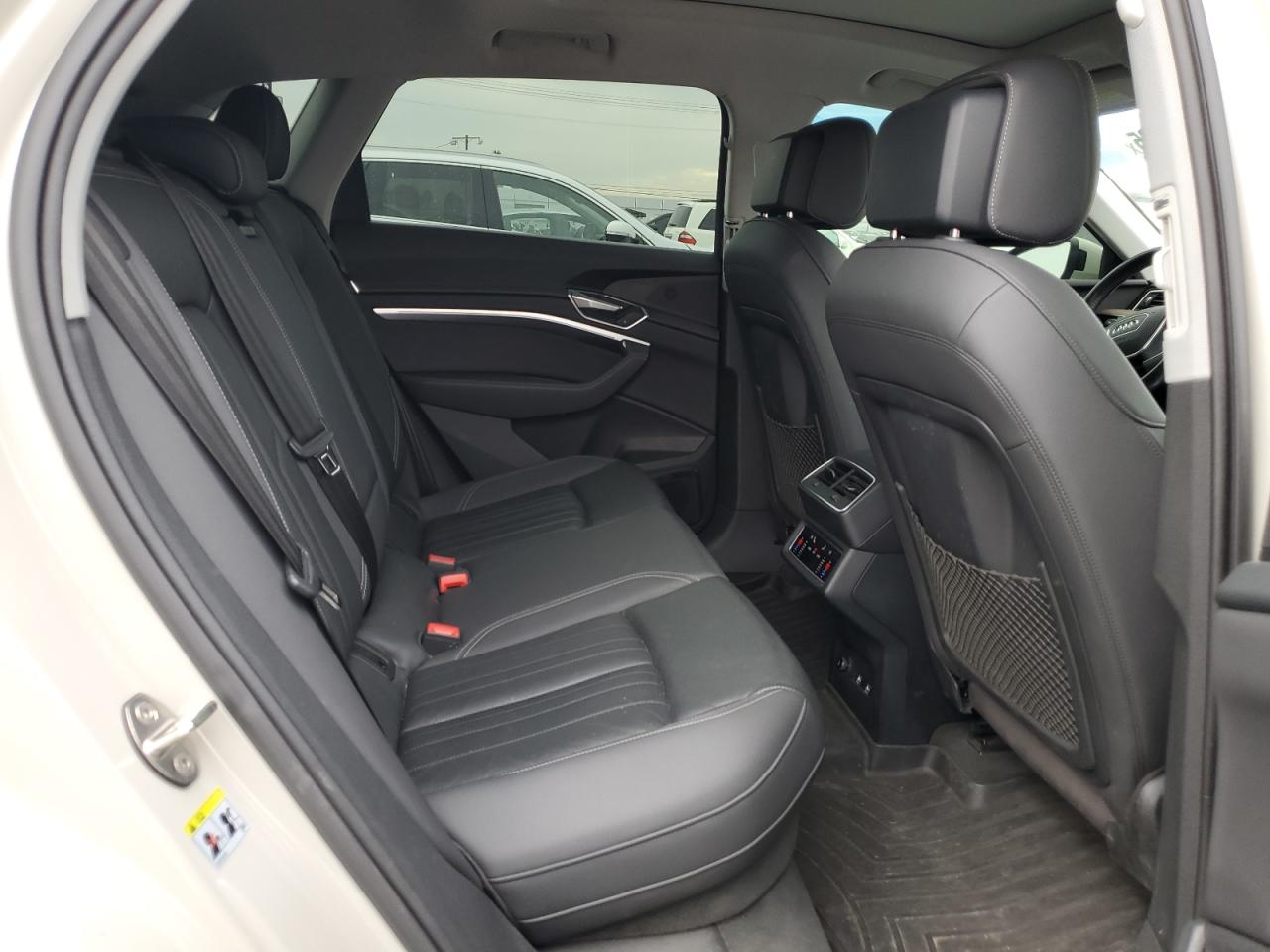 2019 Audi E-Tron Premium Plus VIN: WA1LAAGEXKB024633 Lot: 92686065