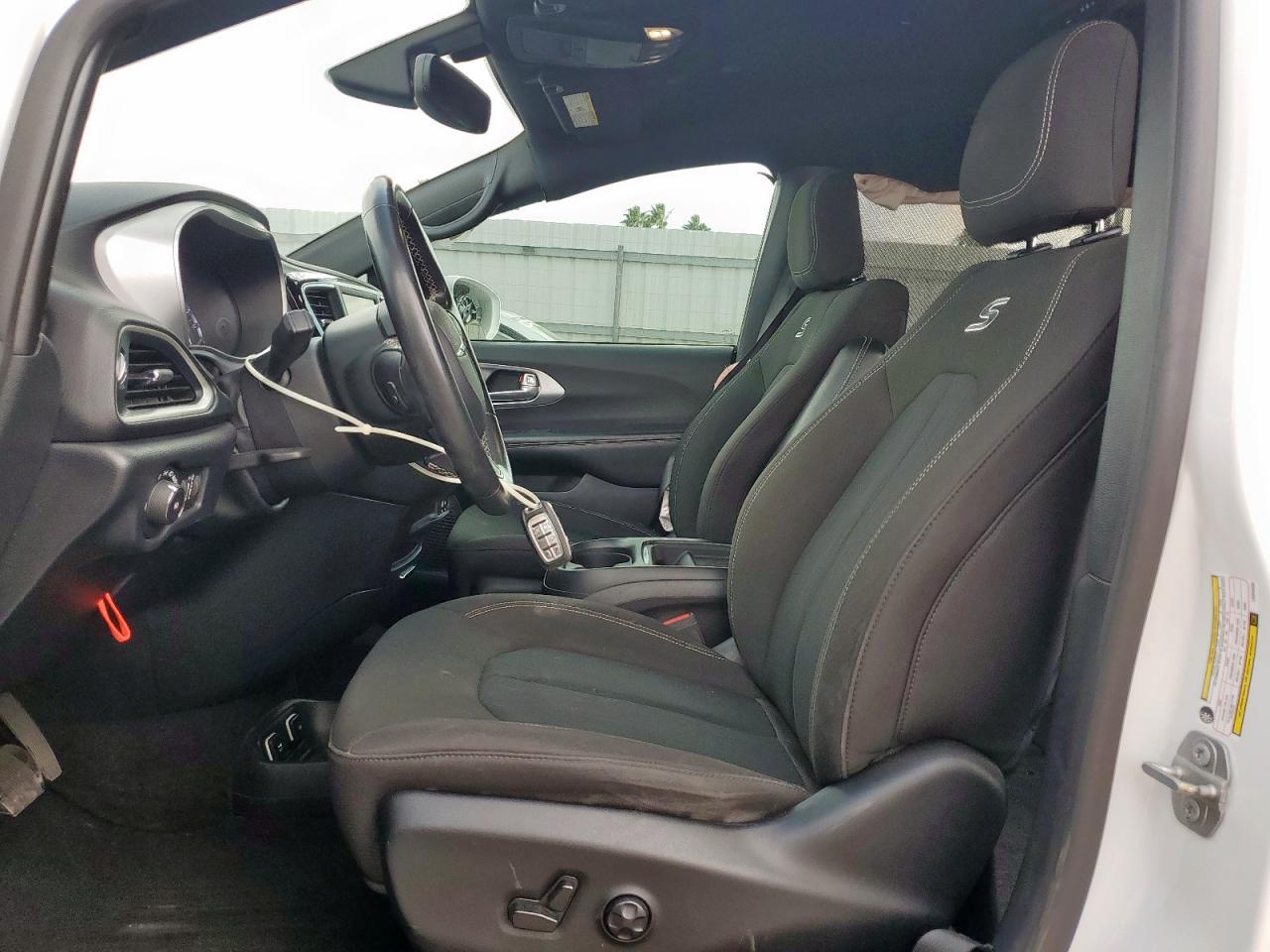 2020 Chrysler Pacifica Touring VIN: 2C4RC1FG9LR204038 Lot: 93822505