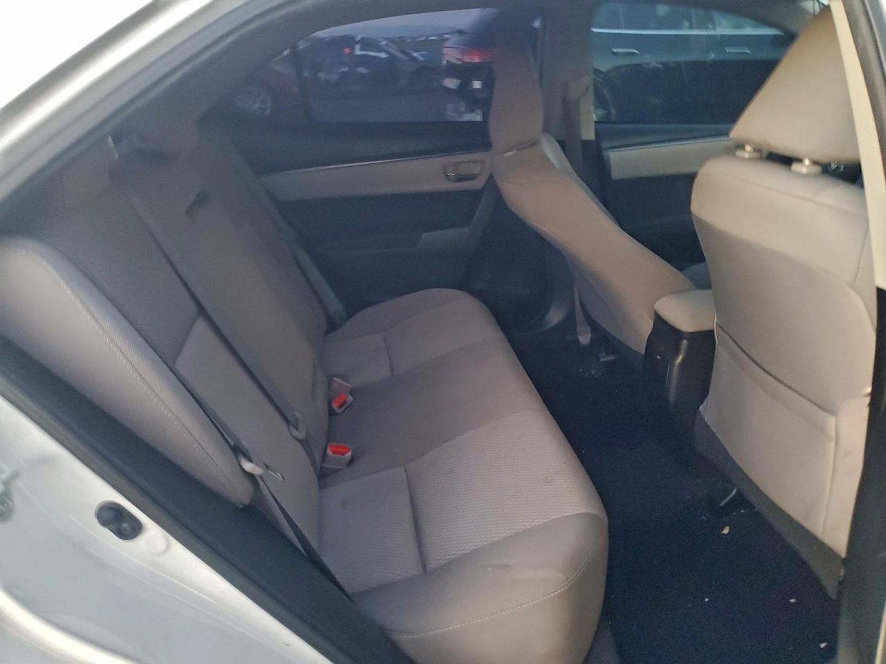 2015 Toyota Corolla L VIN: 5YFBURHE2FP242093 Lot: 92237445