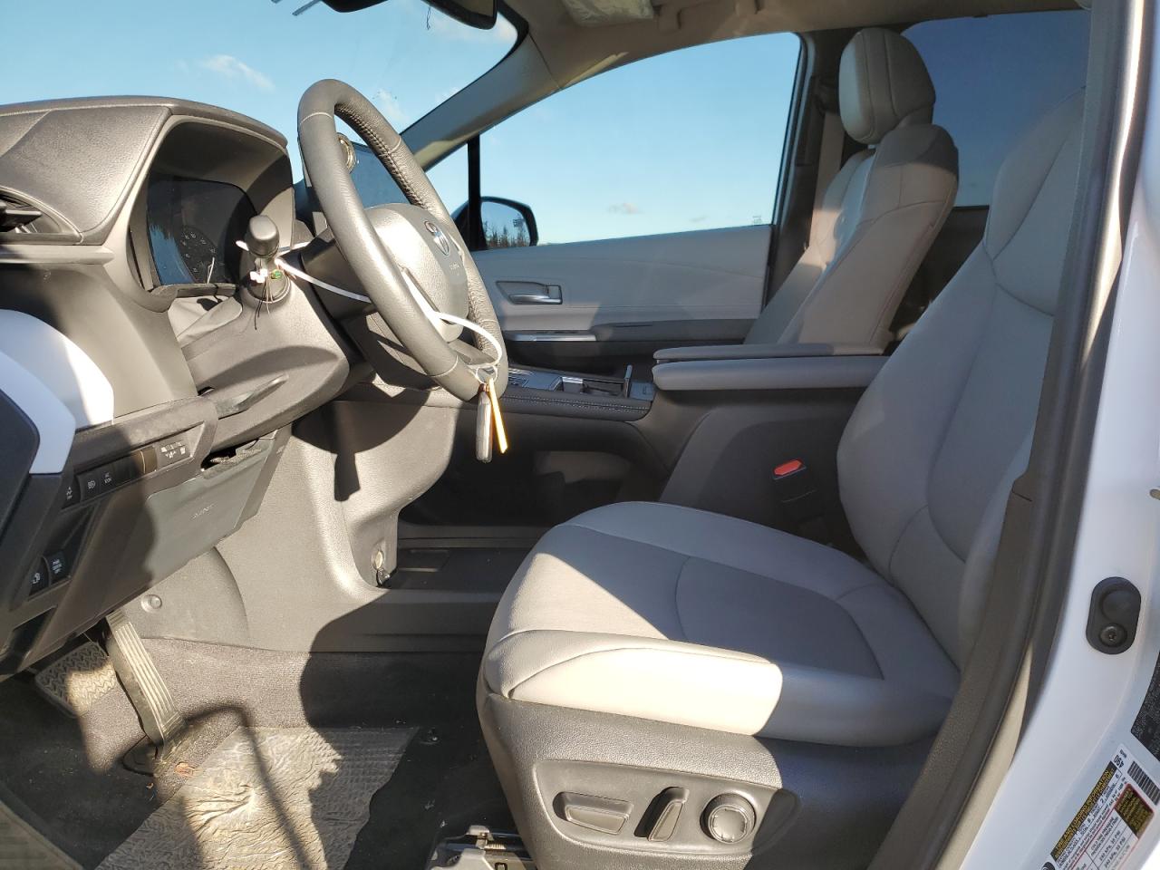 2025 Toyota Sienna Xle VIN: 5TDJRKEC8SS244486 Lot: 92504975