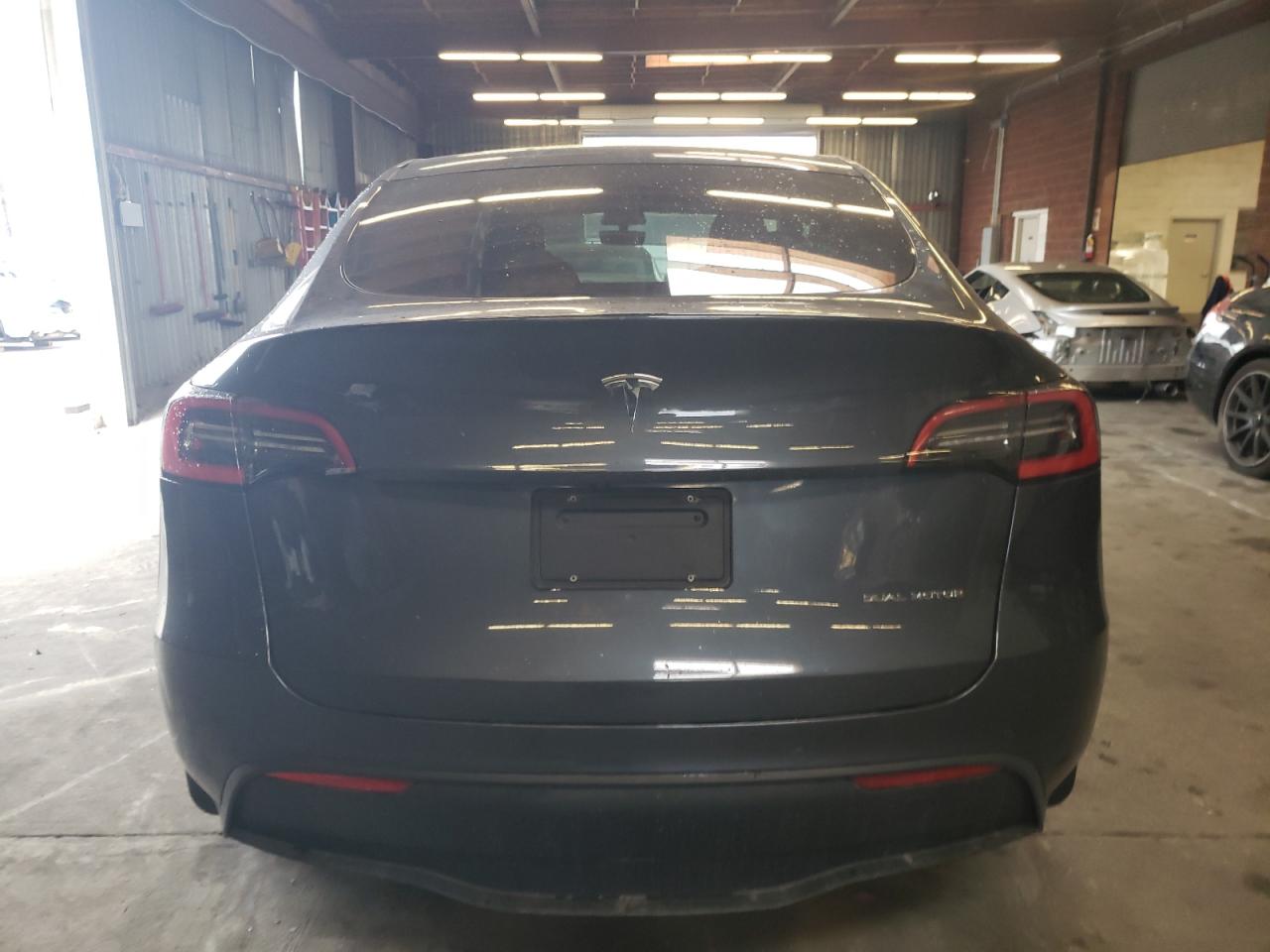 2021 Tesla Model Y VIN: 5YJYGDEE1MF073525 Lot: 92325595