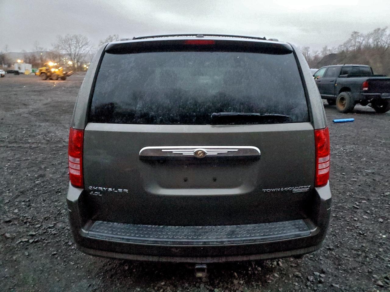 2010 Chrysler Town & Country Touring Plus VIN: 2A4RR8DX1AR381748 Lot: 94221855