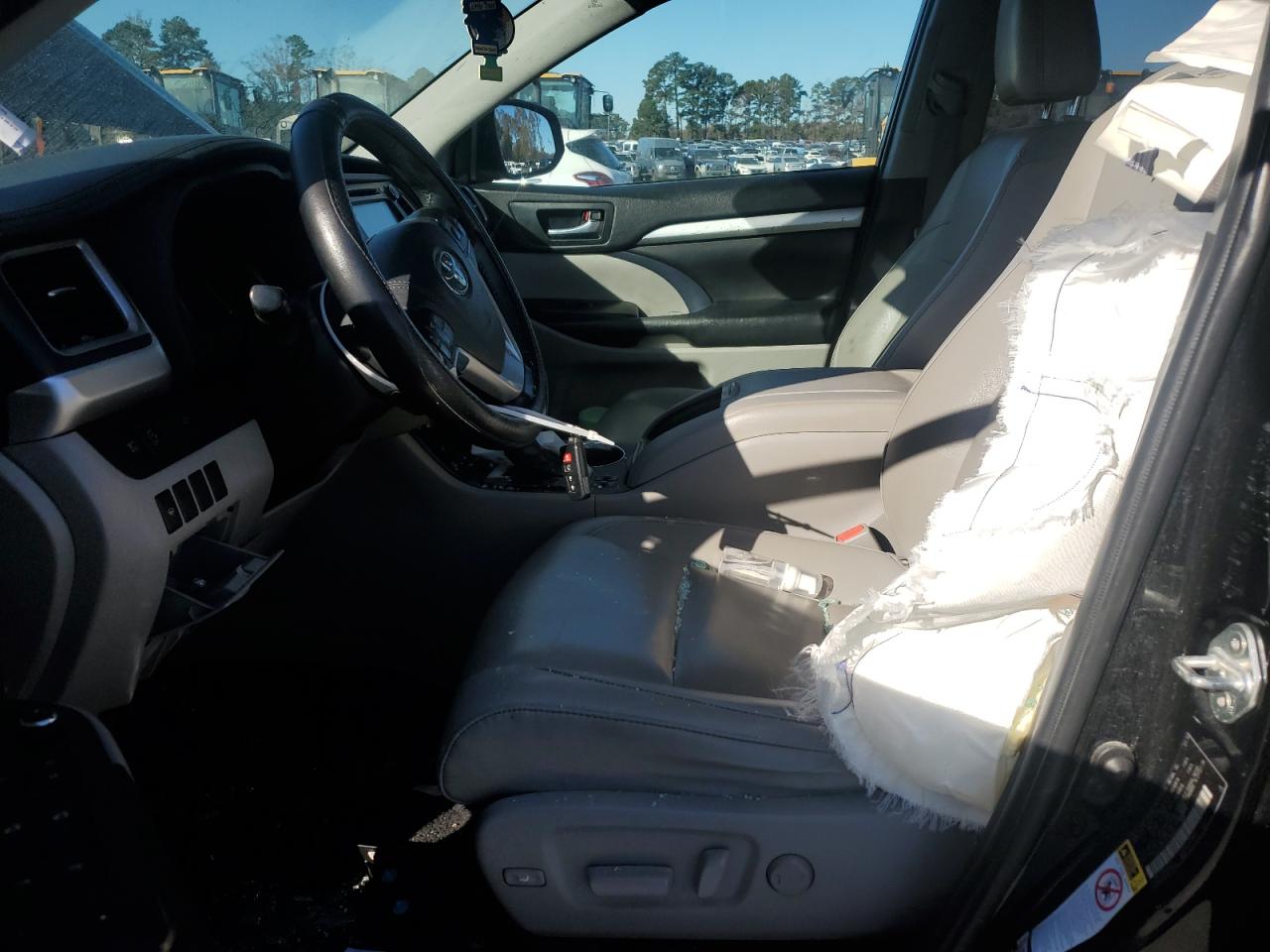 2019 Toyota Highlander Se VIN: 5TDKZRFHXKS560673 Lot: 92531305