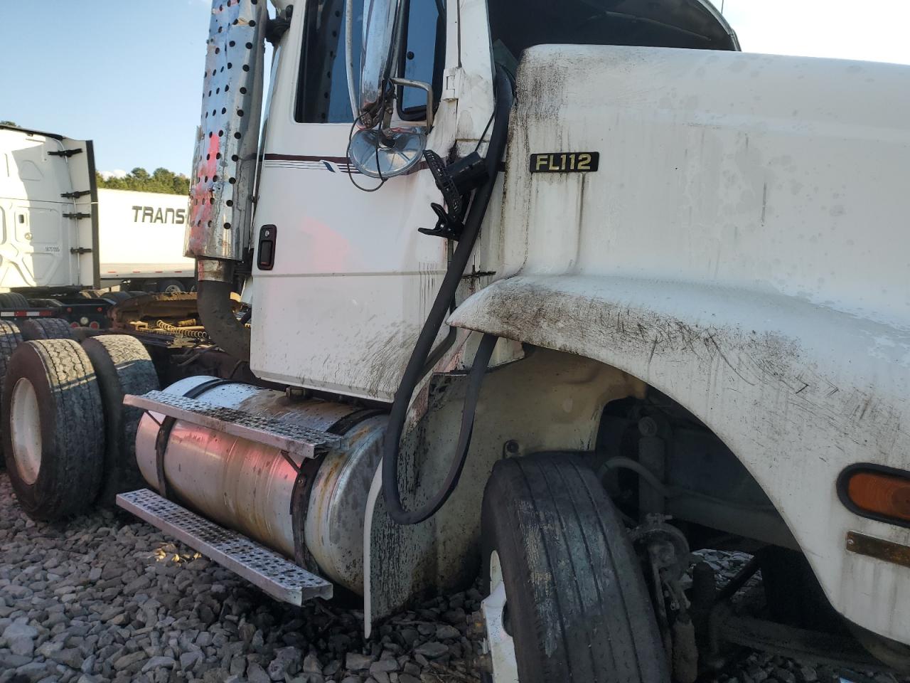 2004 Freightliner Fl112 Semi Truck VIN: 1FVJBGCV24HM38853 Lot: 91003295