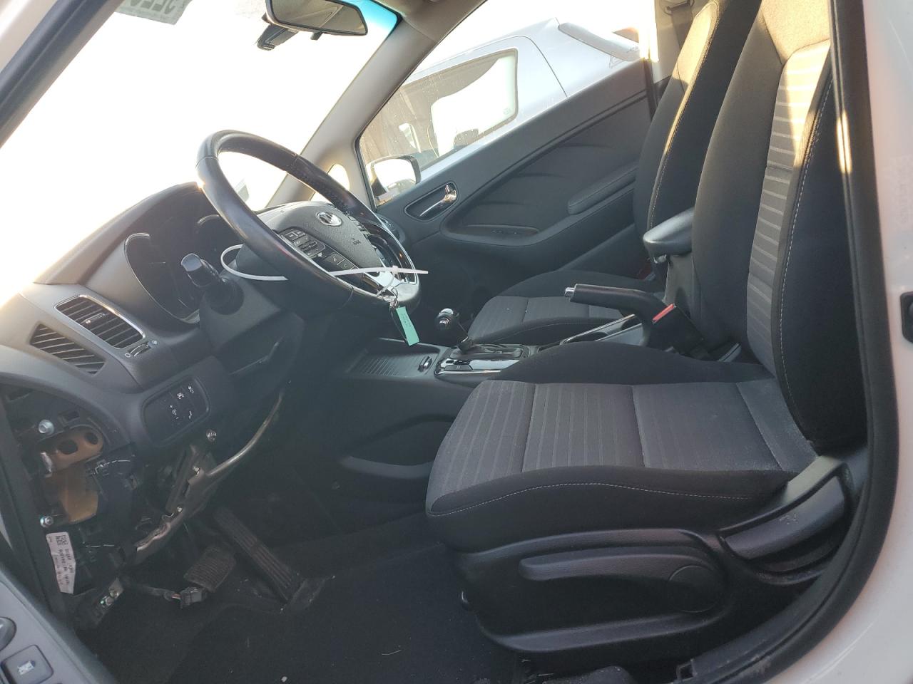 2018 Kia Forte Lx VIN: 3KPFL4A78JE196296 Lot: 92284675