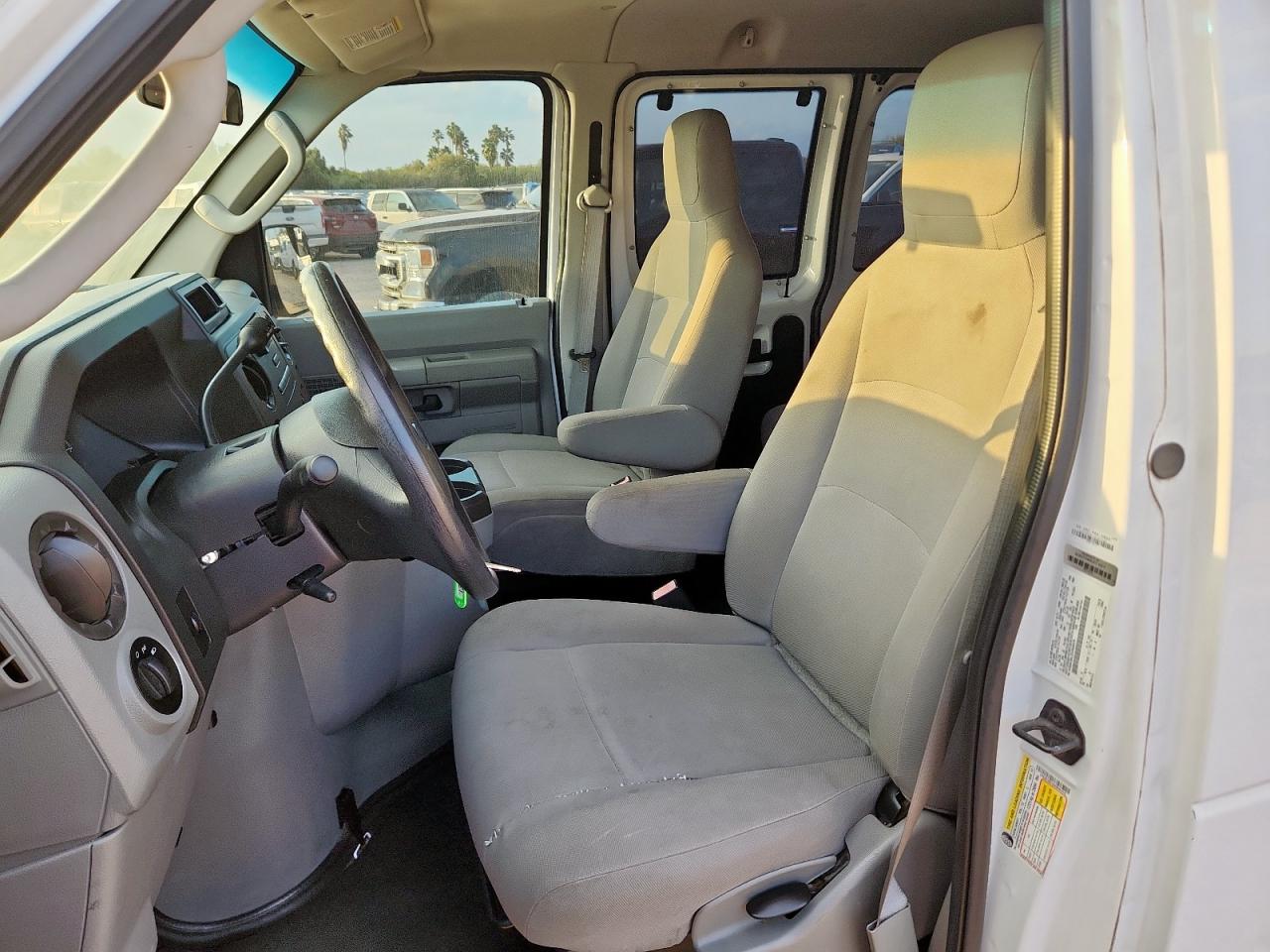 2013 Ford Econoline E350 Super Duty Wagon VIN: 1FBNE3BL2DDB05416 Lot: 92706065