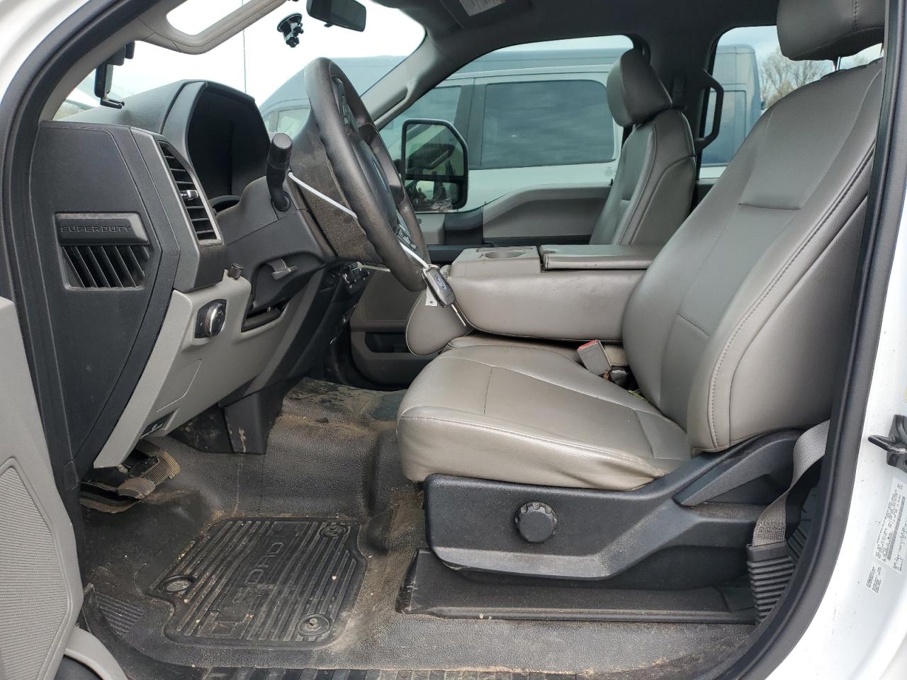 2018 Ford F350 Super Duty Flatbed Truck VIN: 1FD8W3HTXJEC98543 Lot: 91989095