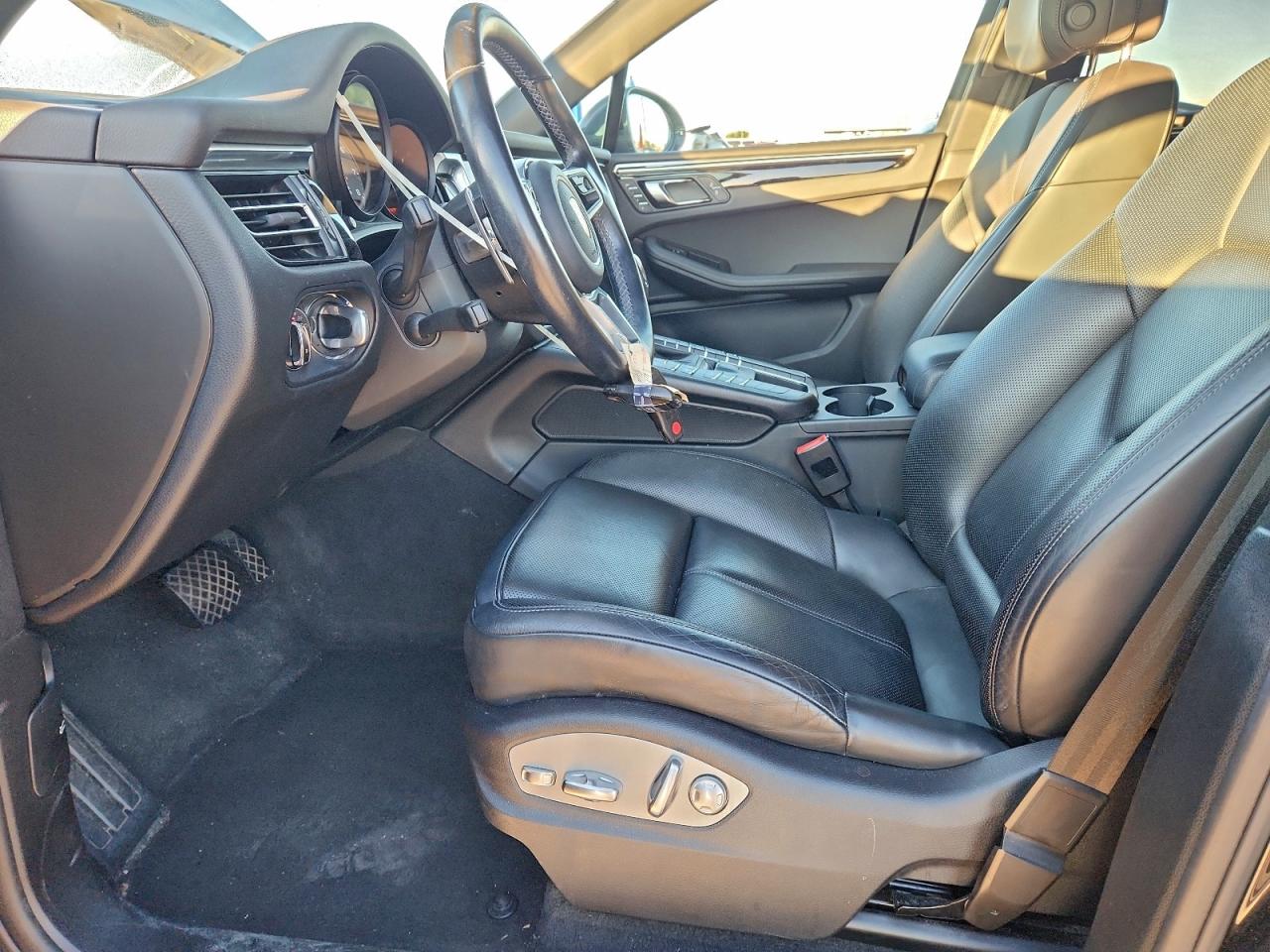 2019 Porsche Macan S VIN: WP1AB2A58KLB31360 Lot: 92986045