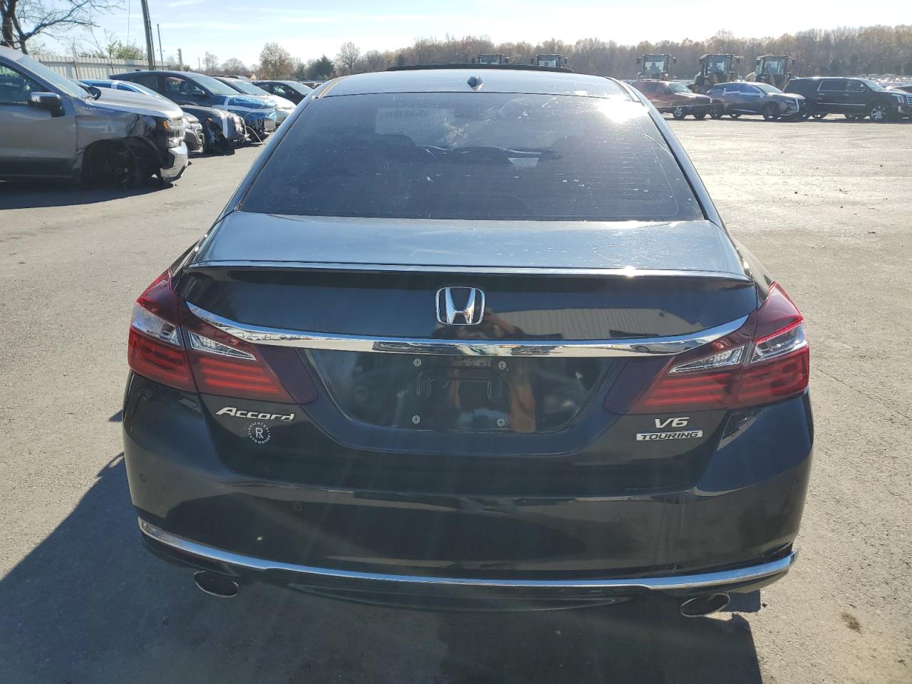 2016 Honda Accord Touring VIN: 1HGCR3F95GA008109 Lot: 92683645