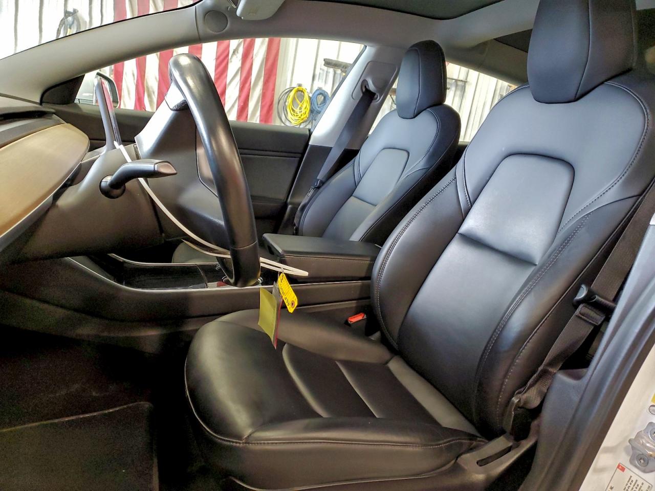 2018 Tesla Model 3 VIN: 5YJ3E1EB0JF182560 Lot: 93838275