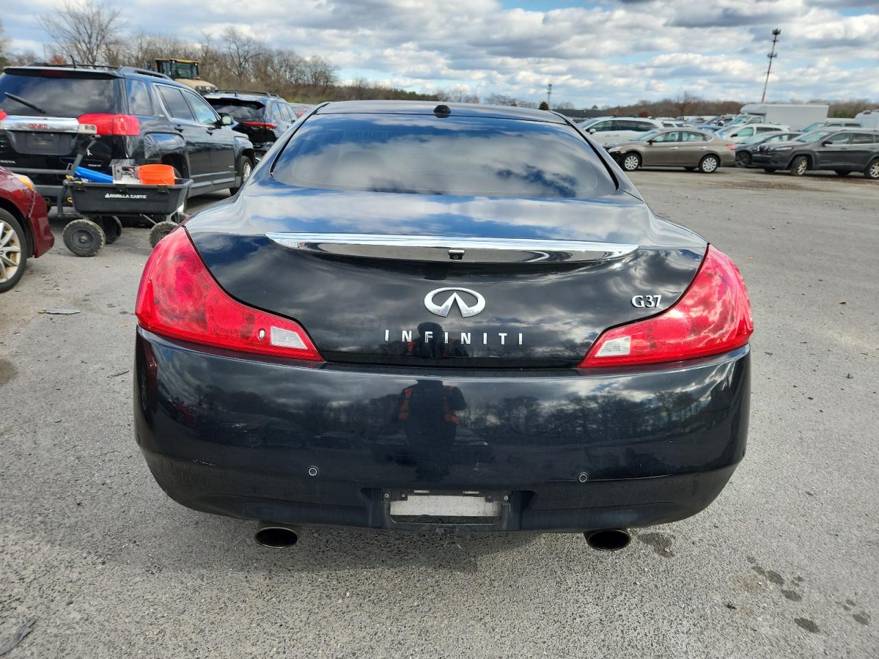 2011 Infiniti G37 Base VIN: JN1CV6EK0BM211113 Lot: 91701635