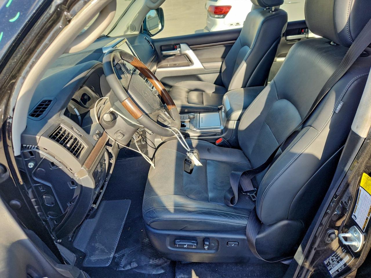 2021 Toyota Land Cruiser Vx-R VIN: JTMCY7AJ9M4105723 Lot: 91447575