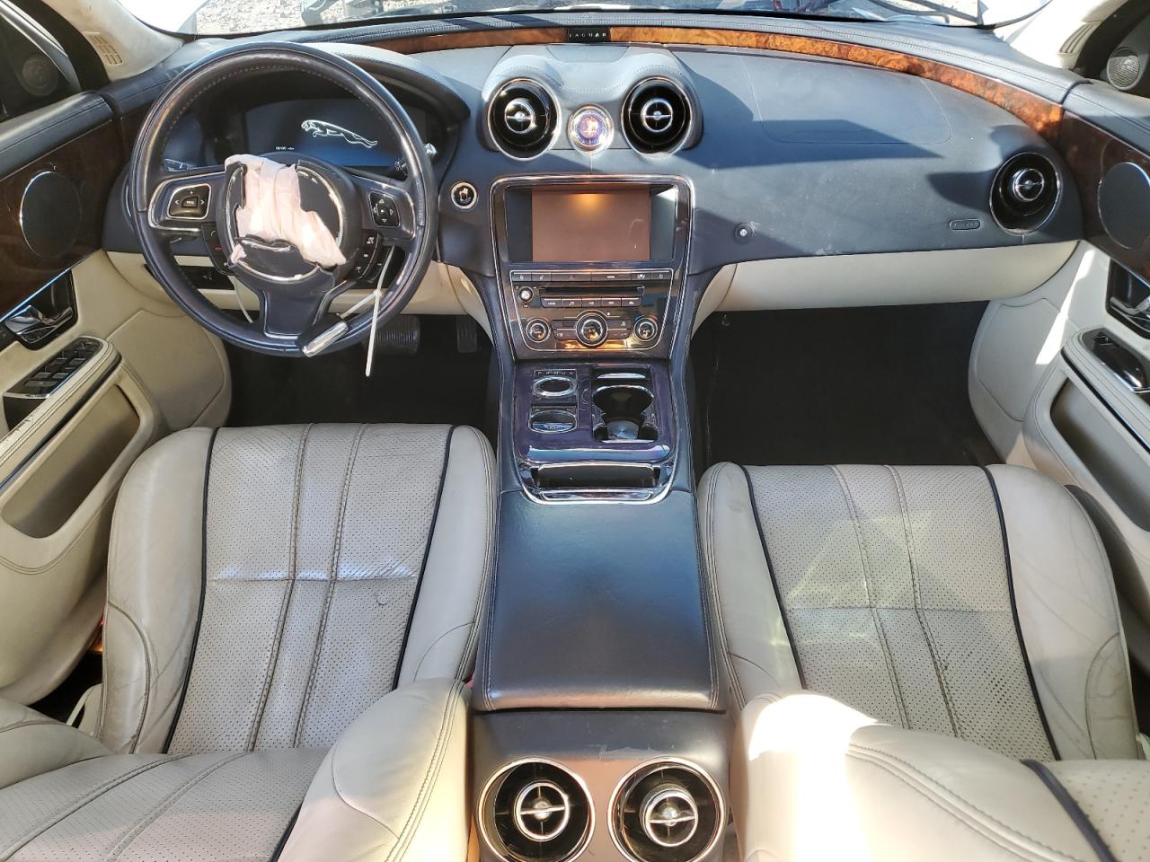 2011 Jaguar Xjl VIN: SAJWA2GB9BLV07010 Lot: 90923435