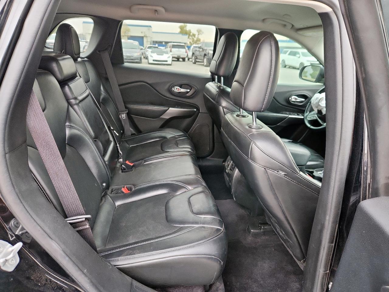 2019 Jeep Cherokee Latitude Plus VIN: 1C4PJLLN8KD119477 Lot: 93457405