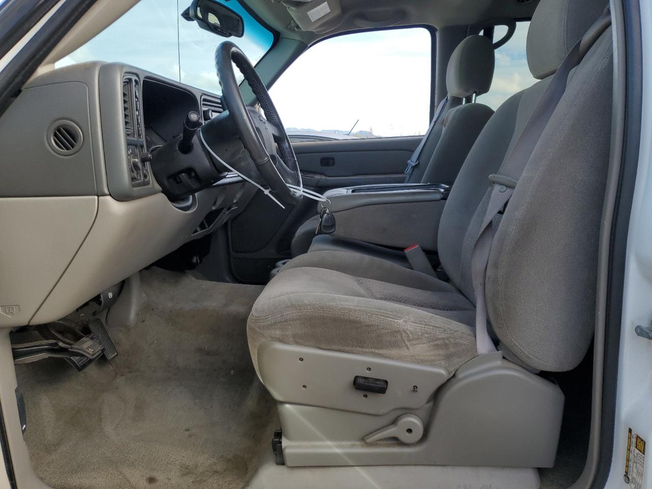 2004 Chevrolet Tahoe K1500 VIN: 1GNEK13V74J220871 Lot: 93051105