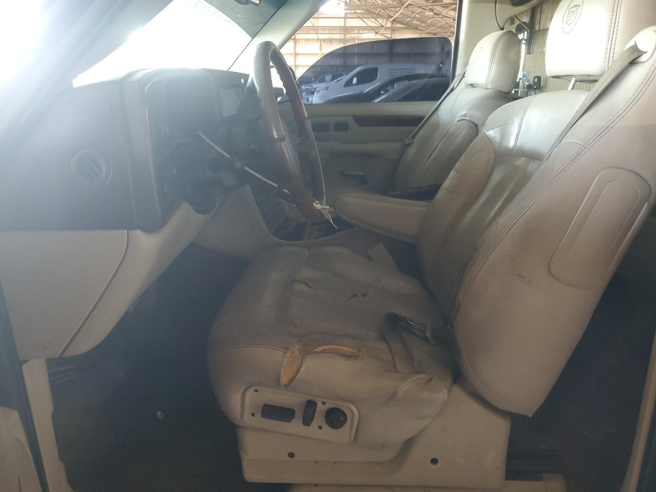 2002 Cadillac Escalade Luxury VIN: 1GYEC63T62R312161 Lot: 92710635