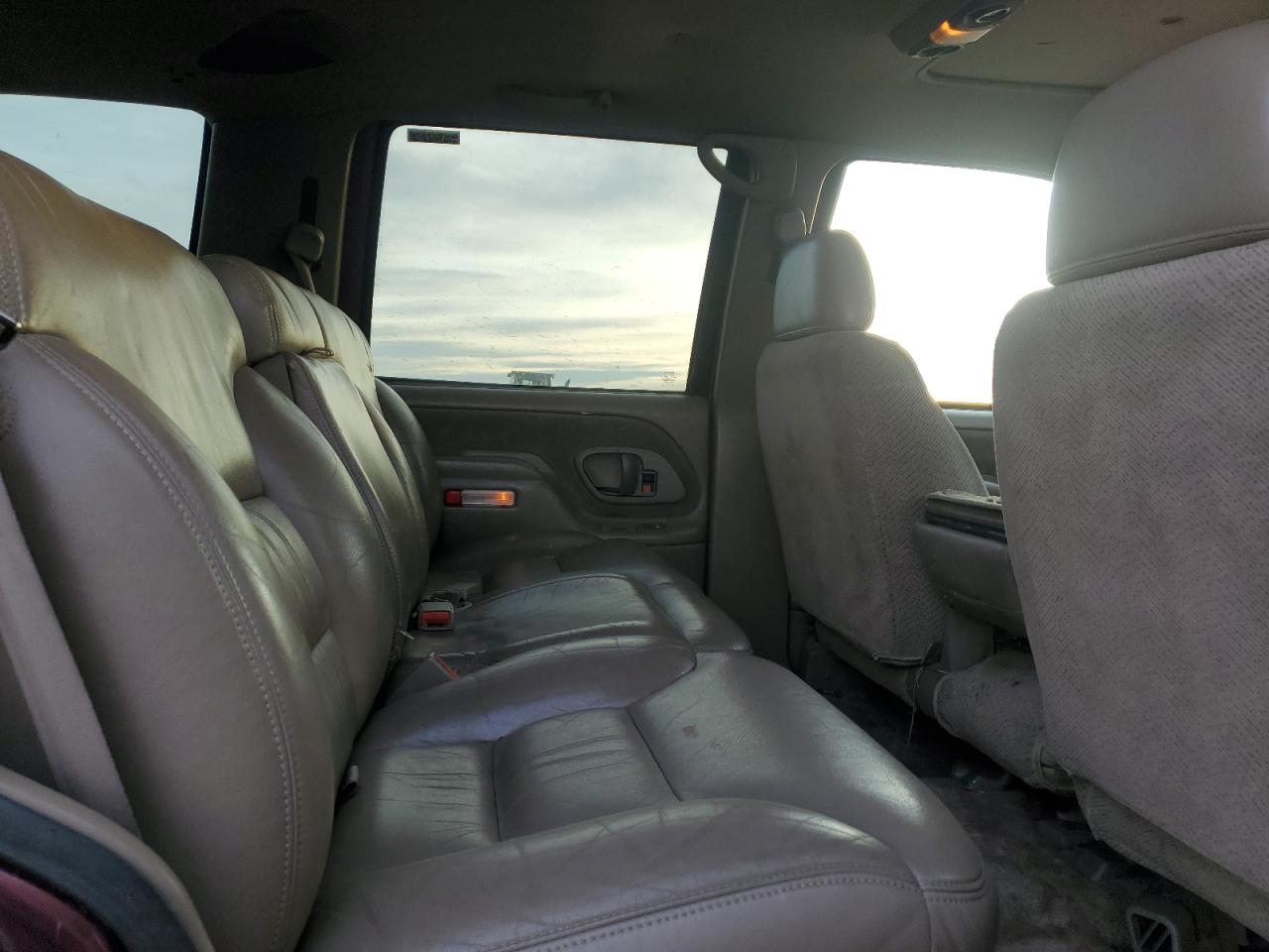 1997 Chevrolet Tahoe K1500 VIN: 1GNEK13R3VJ361599 Lot: 92464065