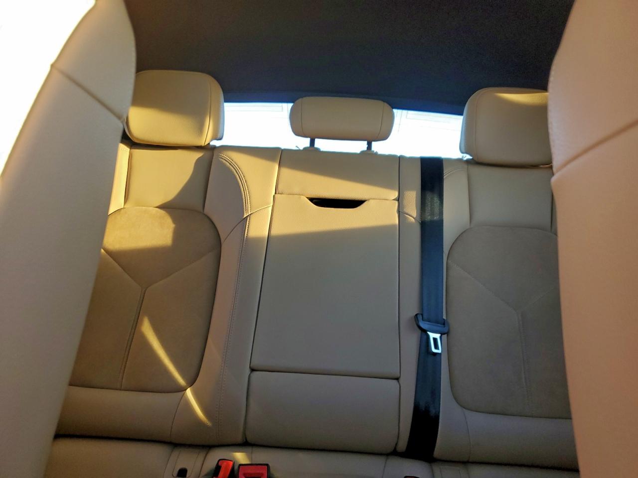 2018 Porsche Macan VIN: WP1AA2A51JLB18211 Lot: 92765495