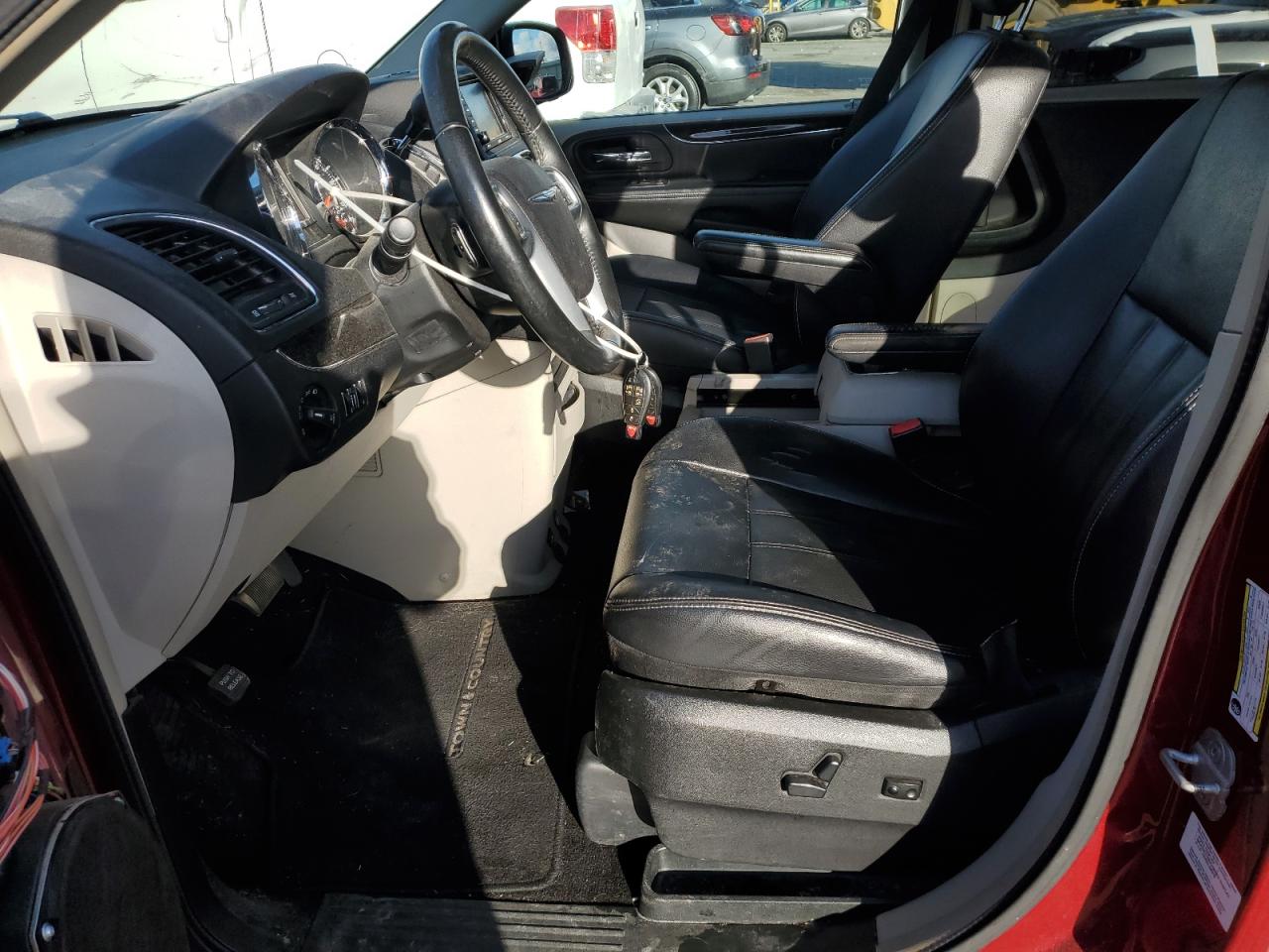 2013 Chrysler Town & Country Touring VIN: 2C4RC1BG8DR744309 Lot: 92045635