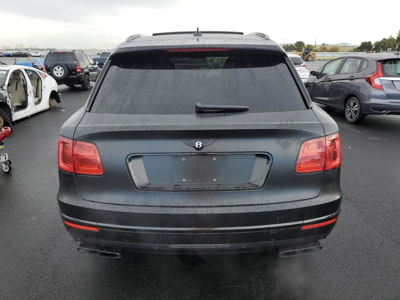 2017 Bentley Bentayga VIN: SJAAC2ZV0HC013011 Lot: 92514235